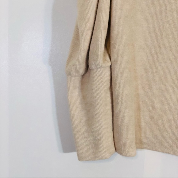 Express RIBBED PUFF SLEEVE MOCK NECK TOP IN CLOUD CREAM Size Large - Picture 9 of 13